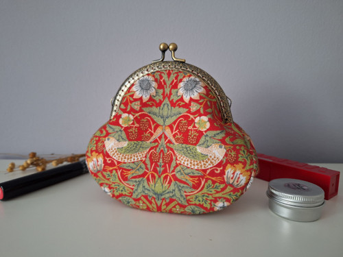 Minitaštička/peněženka Strawberry Thief