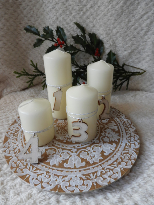 Zimní adventní svíčková dekorace na podložce