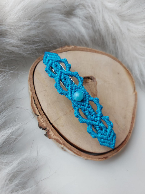 Spona do vlasů – tyrkysově modrá macramé spona