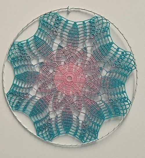 Háčkovaná mandala „Jemné probuzení“