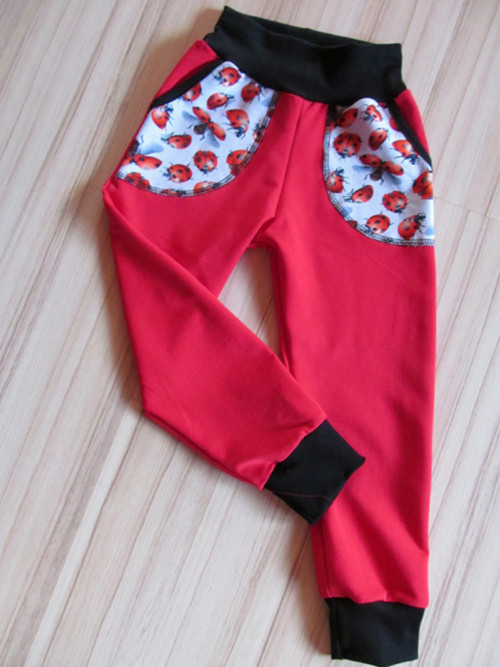 DĚTSKÉ TEPLÁKY -- vel.122 sleva