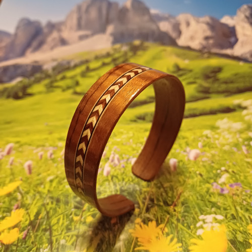 Dřevěný intarzovaný náramek - teak indický.