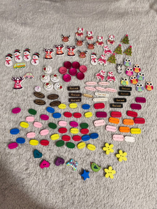 Dřevěné dekorace na košíky, Hand Made, knoflíky