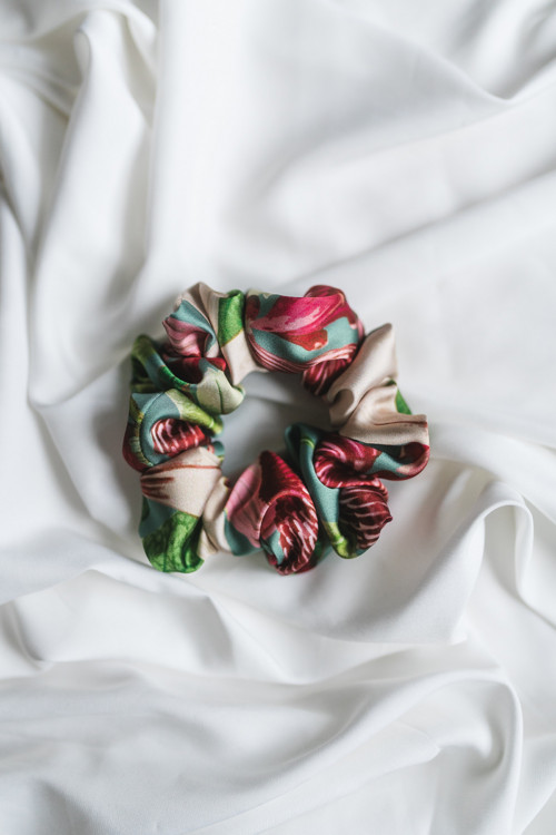 Hedvábná scrunchie "ZAHRADA" — foto 1