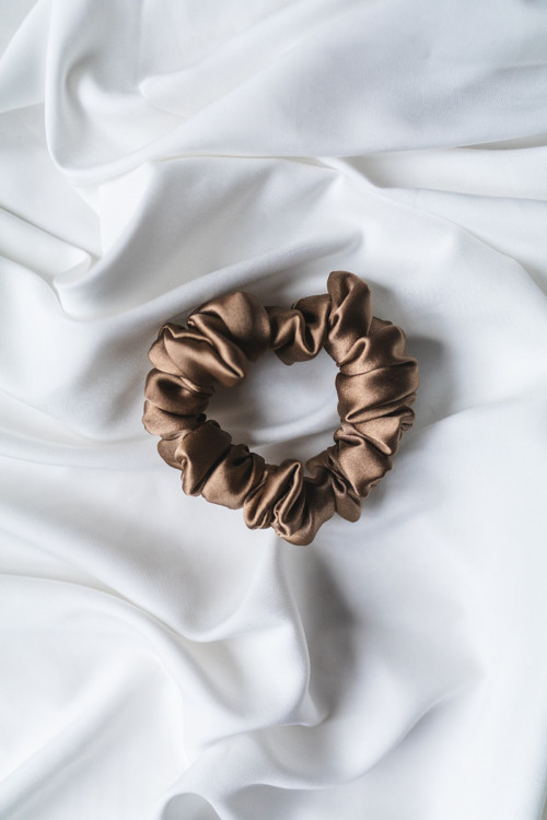 Mini Hedvábná scrunchie "MOKA" — foto 1