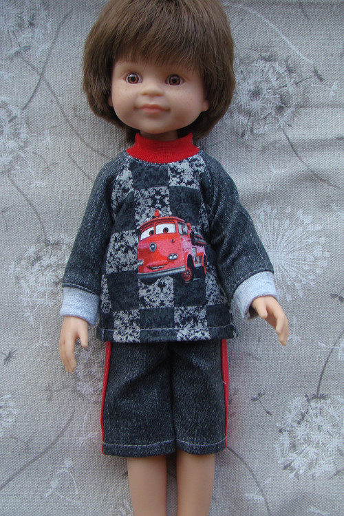 Paola Reina 32 cm - mikina a kraťasy