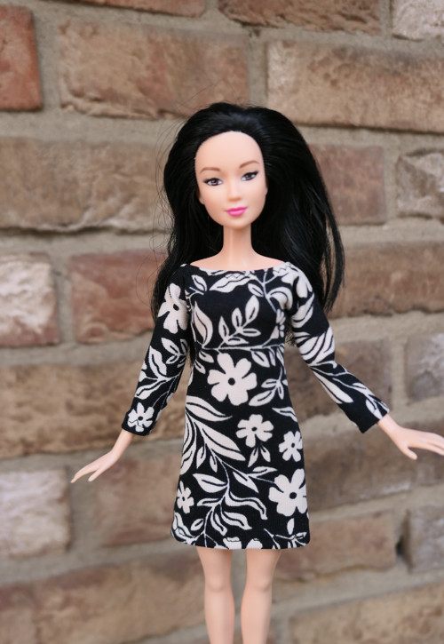 Šaty pro chladné dny pro Barbie — foto 1