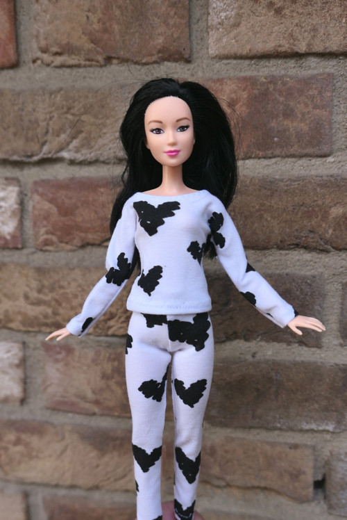 Barbie - pyžamko — foto 1