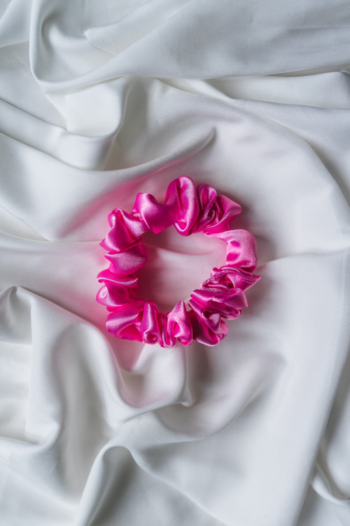 Mini Hedvábná scrunchie "PRINCEZNA" — foto 1