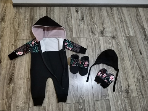 V měsíčním svitu