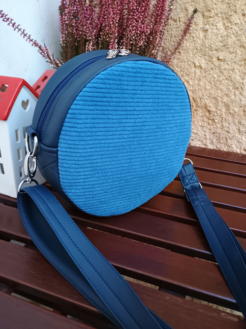 SLEČNA KULATÁ - s popruhem