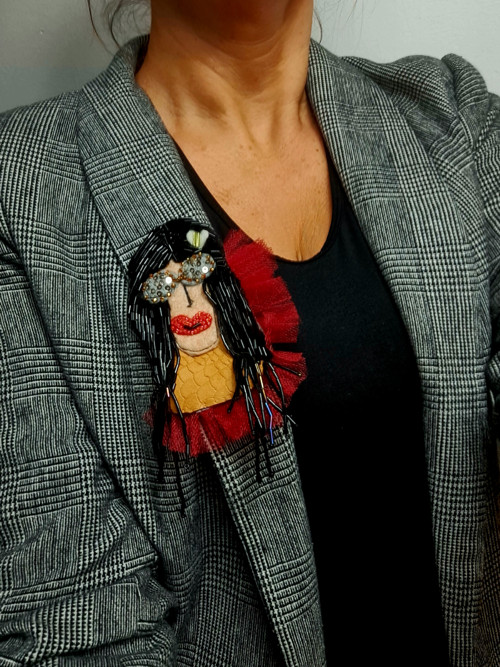 Brož - originální extravagantní Mrs.Lolla