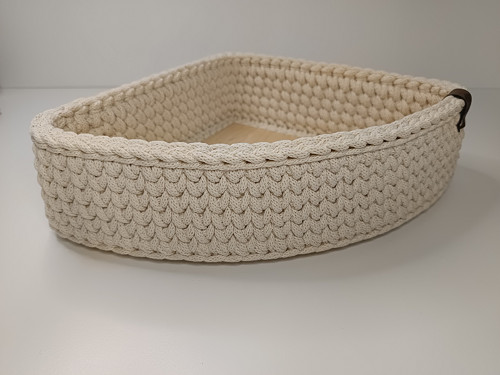 Rohový háčkovaný košíček – béžový 25x25cm