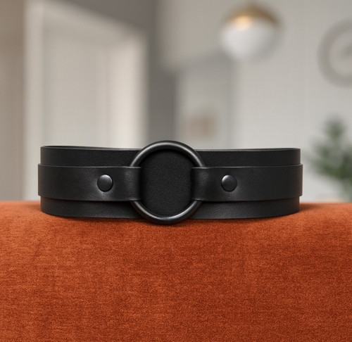 Ručně vyráběný kožený Choker s kroužkem