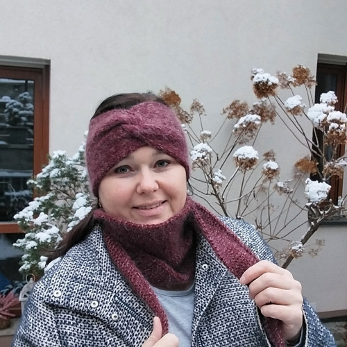 Šátek a čelenka
