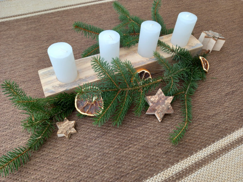 Adventný stojan zo starého dreva