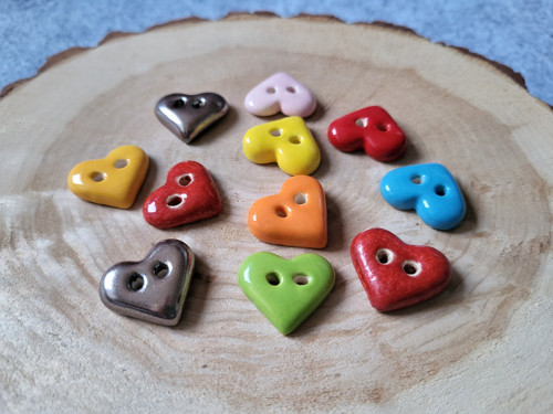 Keramický knoflíček, srdíčko mini, MIX