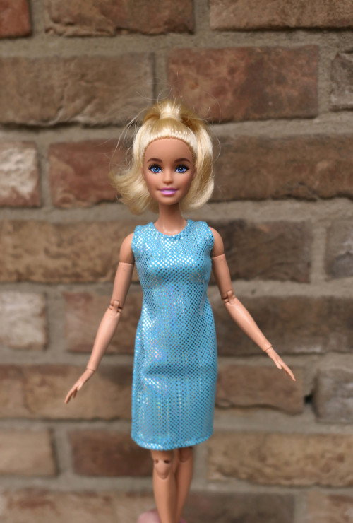 Barbie - šaty na párty