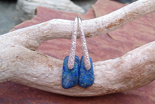 Postříbřené náušnice s lapis lazuli
