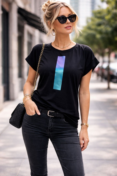 Černé tričko s pruhem geometrie