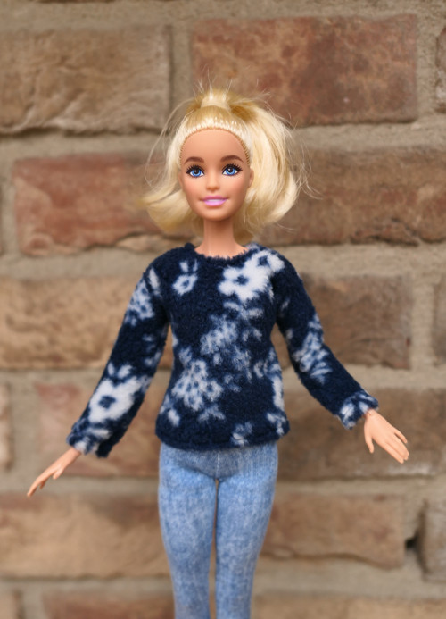 Svetr pro Barbie — foto 1