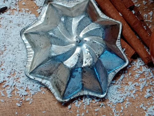 Starobylá pocínovaná formička hvězdička 7 cm