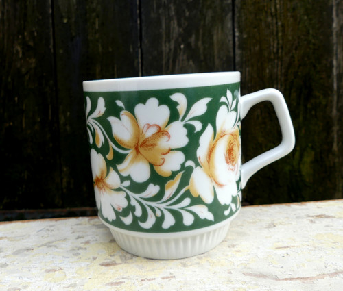 Rozkvetle ...porcelánový hrnek, Československo