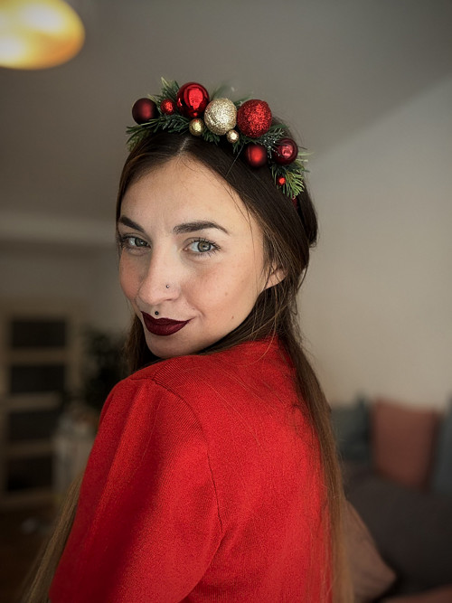 Vánoční čelenka - Třpytivá koulovačka