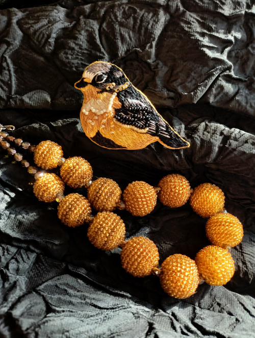 Korálkový de luxe hnědý okrový - náhrdelník ocel