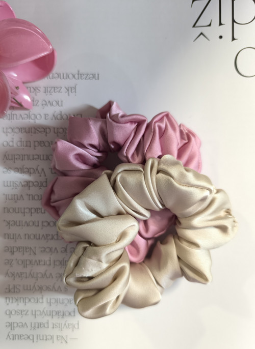 Pastelové scrunchies gumičky