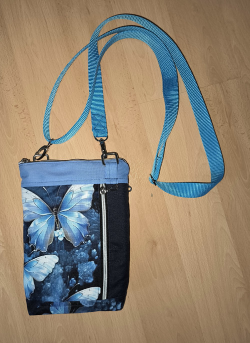 Crossbody taštička.