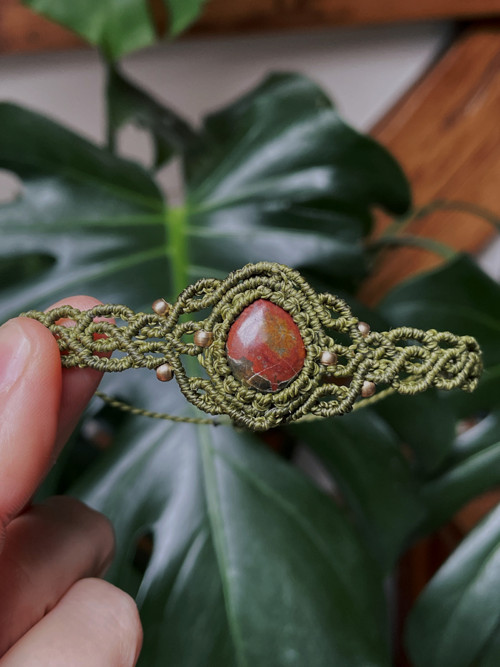 Micro macramé náramok
