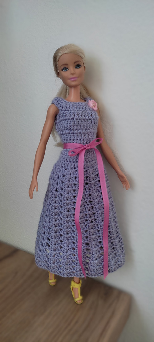 Dlouhé šaty pro Barbie