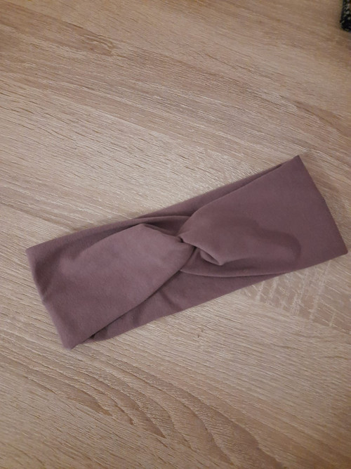 Růžová čelenka