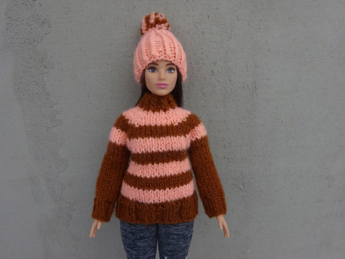 Svetr a kulich pro Barbie baculka