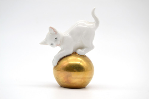 Kočka na zlatém míči / Rosenthal / 30.léta