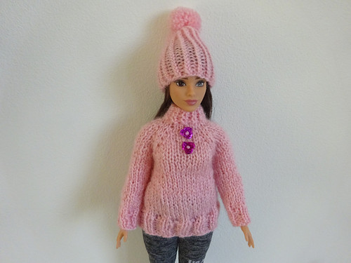 Svetr a kulich pro Barbie baculka