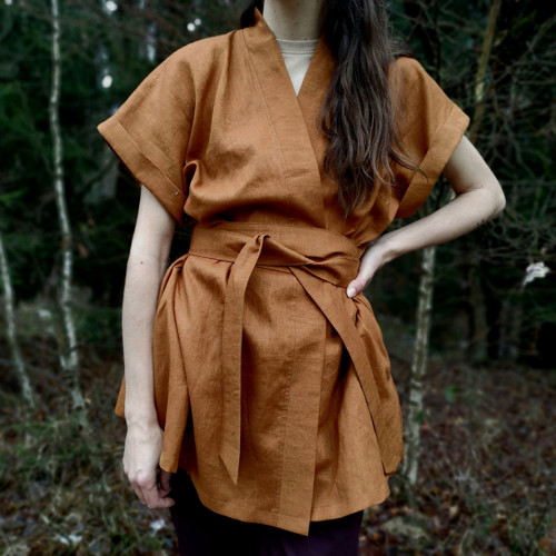 Kimono v barvách cihlových zlomků
