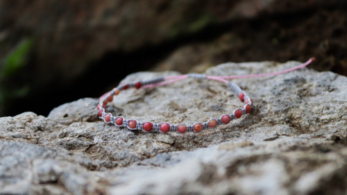 Náramek macramé "rodonit se stříbrnou"