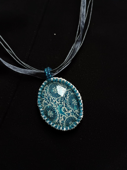 Náhrdelník s kabošonem - Porcelain Sea