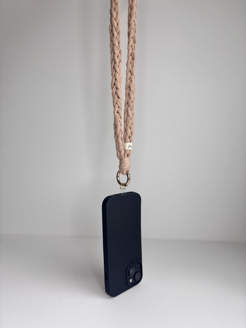 Háčkovaný slim popruh na telefon - karamel