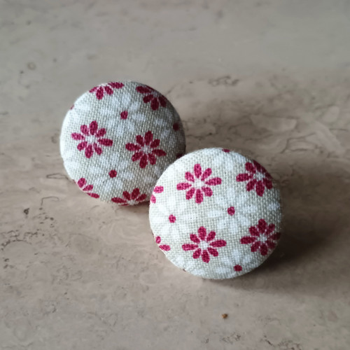 Vínové květiny – buttonkové náušnice