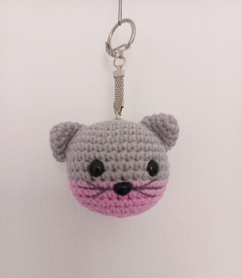 Kočička růžovošedá - přívěsek 6cm