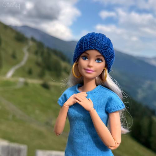 Pletená čepička pro Barbie - modrá