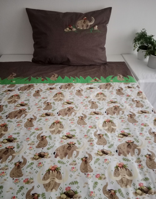 Povlečení "hou mamuti" ruční práce