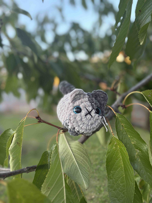 Háčkovaná dekorace mini kočička — foto 1