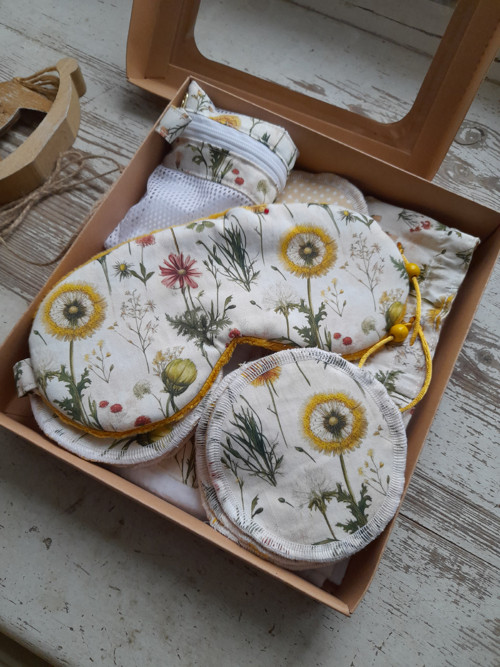 Dárková sada,kosmetická-tamponky,pytlíčky,maska,ru