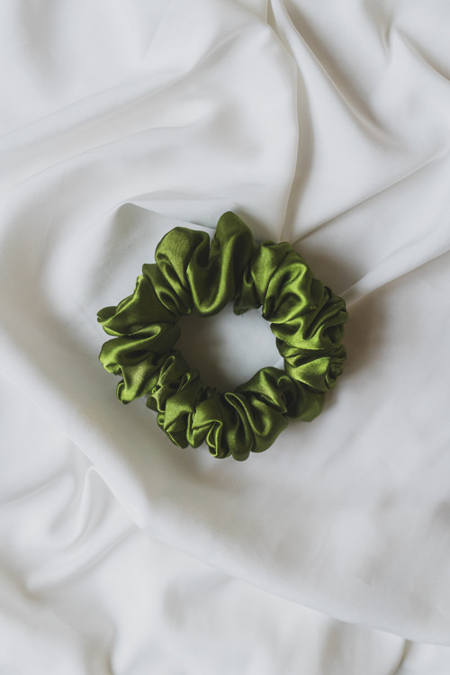 Hedvábná scrunchie "OLIVIE"