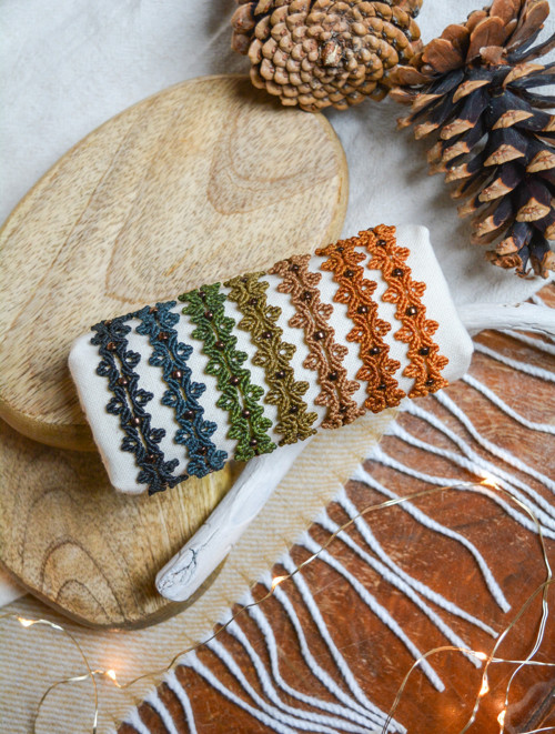 Macramé náramek "Dorie" - originální motiv