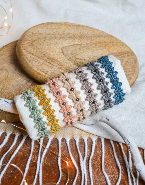 Macramé náramek "Dorie" - originální motiv